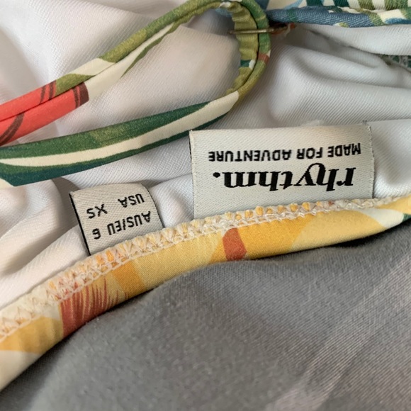 Tillys rhythm bikini top! - Picture 3 of 3